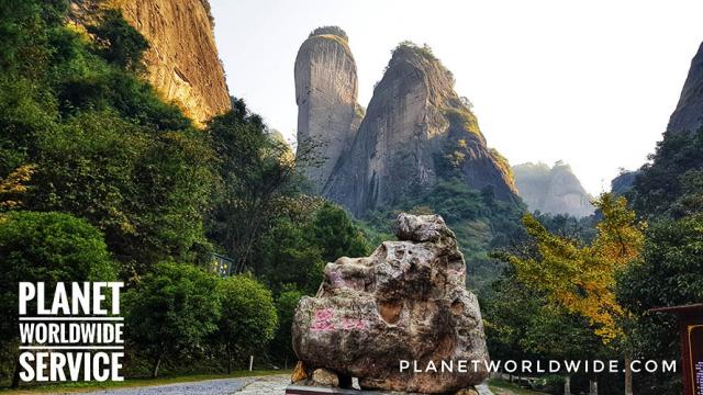 ทัวร์ภูเขาแปดเหลี่ยม