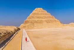 พีระมิดโจเซอร์ STEP PYRAMID พิระมิดขั้นบันได พีระมิดแห่งแรกของโลก ประเทศอียิปต์