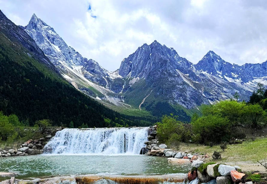 ทัวร์ภูเขาสี่ดรุณ๊