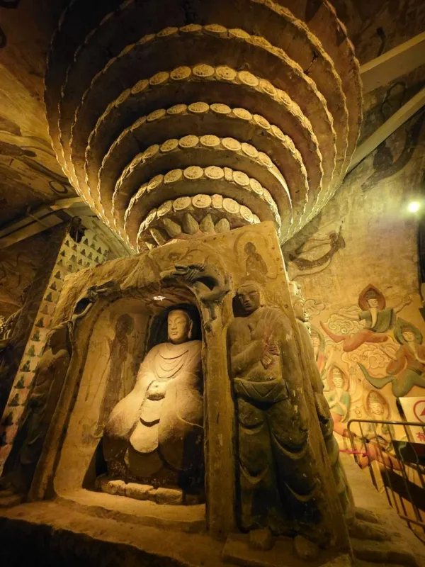 อลังการ ถ้ำพระพันธ์องค์ เมืองจี่หนาน
