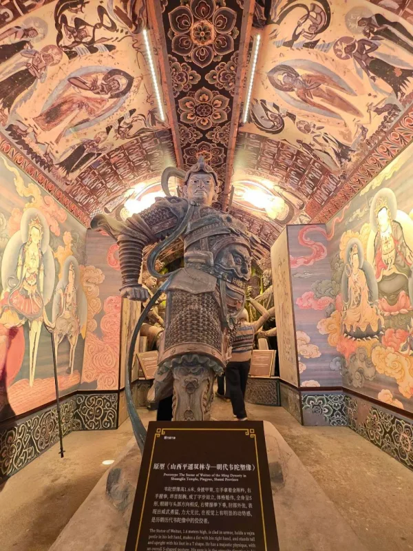 อลังการ ถ้ำพระพันธ์องค์ เมืองจี่หนาน